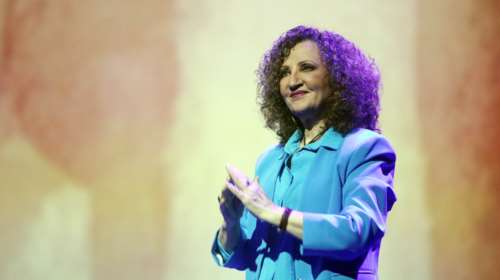 Αντιδράσεις για τη συναυλία της Γλυκερίας στο Ισραήλ - Την &quot;έκοψαν&quot; από το αφιέρωμα στον Μίκη Θεοδωράκη