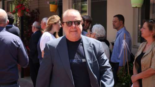 Παύλος Χαϊκάλης: Αντιδράσεις στην Ηλεία εξαιτίας της συμμετοχής του σε παράσταση [Εικόνες, Βίντεο]