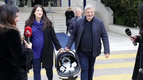 Γιώργος Πατούλης - Νάνσυ Κοιλού: Σαράντισε ο γιος τους και πήραν την ευχή - Εικόνα