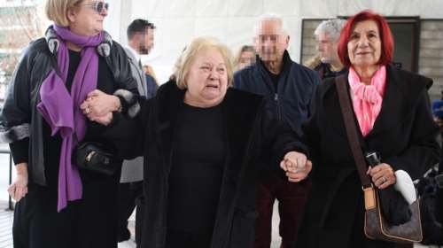 Ιάσονας Τριανταφυλλίδης: Σπάραξε η μητέρα του στο τελευταίο αντίο – &quot;Δεν έφυγε, ζω μαζί του&quot; [εικόνες - βίντεο]