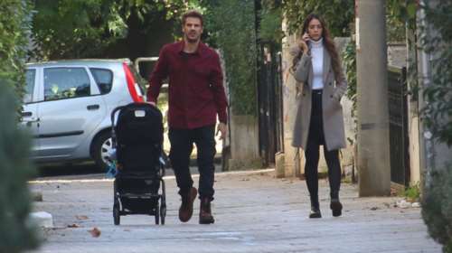 Άκης Πετρετζίκης: Η έκπληξη που του έκαναν η σύζυγος και ο γιος τους για τα γενέθλιά του [εικόνες]