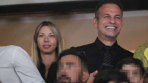 Αλεξάνδρα Νικολαΐδου: Η άγνωστη μάχη με τον καρκίνο της συντρόφου του Ντέμη Νικολαΐδη - Χαμογελά στο νοσοκομείο