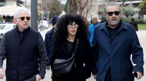 Όλο το ελληνικό θέατρο στην "τελευταία παράσταση" του Κώστα Βουτσά [Εικόνες]