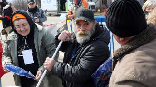 Πολυχρονόπουλος: &quot;Με χτύπησαν με κλωτσιές&quot;, καταγγέλλει καρκινοπαθής επειδή διαμαρτυρήθηκε για την ποιότητα φαγητού