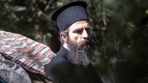 Άρης Σερβετάλης: Ο ανεμβολίαστος ηθοποιός ακύρωσε τις παραστάσεις γιατί... δεν θέλει να παίζει μόνο για εμβολιασμένους