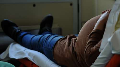 Θεσσαλονίκη: Σοκάρουν οι καταγγελίες τριών εγκύων – &quot;Πήγαμε να γεννήσουμε και κολλήσαμε κορονοϊό&quot; [βίντεο]