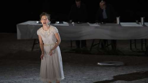 Πού θα δούμε την sold out &quot;Αντιγόνη&quot; με Τρίγγου -Μπισμπίκη τον Αύγουστο και τον Σεπτέμβριο