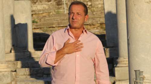 Υπόθεση Λιγνάδη: &quot;Φύλλο και φτερό&quot; σπίτι, αυτοκίνητο και υπολογιστής του σκηνοθέτη - Στις φυλακές Τρίπολης ο Κούγιας