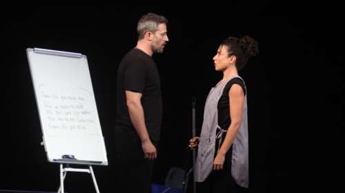 Η ηθοποιός Ευσταθία Τσαπαρέλη στο TheTOC: &quot;Το κράτος μας είναι ανάπηρο και όχι οι Κωφοί&quot;