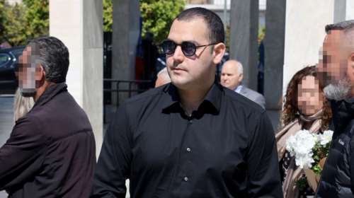 Αλέξης Κούγιας - Ξέσπασε στο μνημόσυνο ο γιος του: &quot;Ότι ασχολείστε με unfollow είναι το βασικό πρόβλημα αυτής της χώρας&quot;