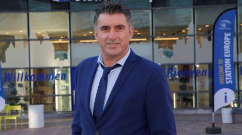 Θοδωρής Ζαγοράκης: Η απίστευτη ομοιότητά του με την κόρη του - Βόλτα στην άδεια Μύκονο [Εικόνες]