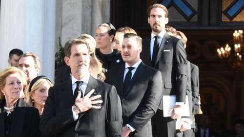 Κοντά στην ελληνική ιθαγένεια η τέως βασιλική οικογένεια - Εισηγήσεις σε Μητσοτάκη για επαναπροσέγγιση με τη δεξιά βάση