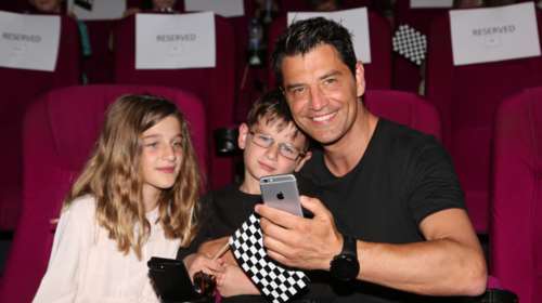 Κατάξανθη και πανέμορφη: Η Αναστασία Ρουβά τραγουδάει στο μπάνιο του σπιτιού της