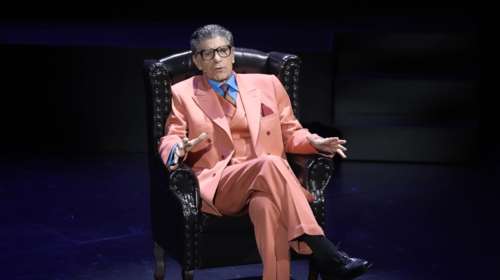 Μπέζος: Οταν οι μεγάλοι συμπεριφέρονται σαν νέοι, γίνονται γελοίοι - Βλέπω κάτι τύπους με αλογοουρές και σκουλαρίκια