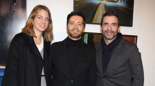 Χρυσή Βαρδινογιάννη: Αβαφη, με τέλειο χειμερινό look, σε δημόσια εμφάνιση με τον Μαρκουλάκη [εικόνες]