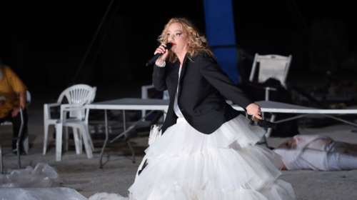 Λένα Κιτσοπούλου: Όλοι μας έχουμε κλάψει με μια Βίσση, μια Βανδή, όλοι έχουμε μια ευτελή πλευρά