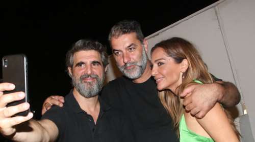 Βραδινή έξοδος για Βανδή - Μπισμπίκη στο Ηρώδειο: Το θεϊκό σμαραγδί slip dress της τραγουδίστριας [εικόνες]