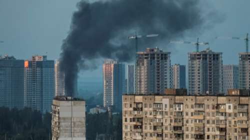 Πόλεμος στην Ουκρανία: Επιθέσεις &quot;άνευ προηγουμένου&quot; στο Κίεβο ενώ επισκέπτεται τη χώρα ο απεσταλμένος της Κίνας