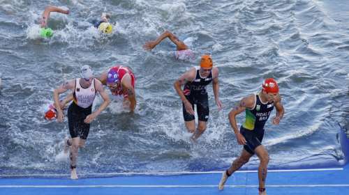 Ολυμπιακοί Αγώνες 2024: Αποσύρθηκαν αθλητές Βελγίου και Ελβετίας - Αρρώστησαν μετά το τρίαθλο στον Σηκουάνα