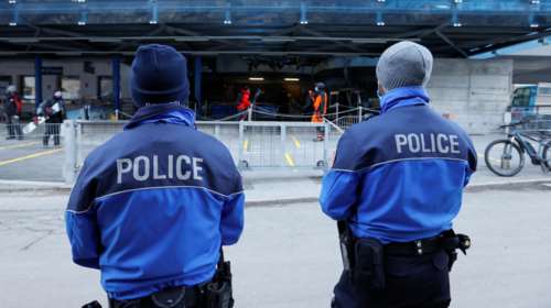 Συναγερμός στην Ελβετία: Νέα μετάλλαξη του κορονοϊού -  Σε καραντίνα δύο ξενοδοχεία στο Σεν Μόριτζ