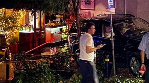 Πανικός στο Κολωνάκι: Αυτοκίνητο έπεσε σε πεζούς έξω από εστιατόριο - 12 τραυματίες [εικόνες - βίντεο]