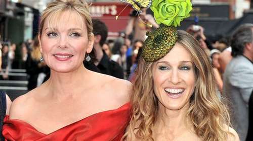 Πόλεμος τέλος: Η μεγάλη (μικρή) επιστροφή της Κιμ Κατράλ μετά το ξεμάλλιασμα με την Σάρα Τζέσικα Πάρκερ