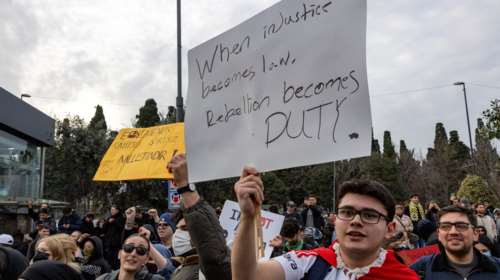 DW: Συνελήφθη ένας από τους συνηγόρους του Ιμάμογλου