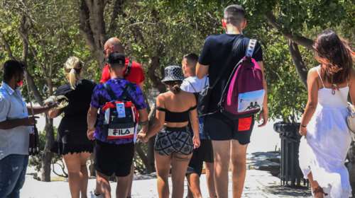 Κορονοϊός: 2.286 νέες λοιμώξεις, 30 θάνατοι, 381 διασωληνωμένοι - Στα 39 έτη η διάμεση ηλικία των κρουσμάτων