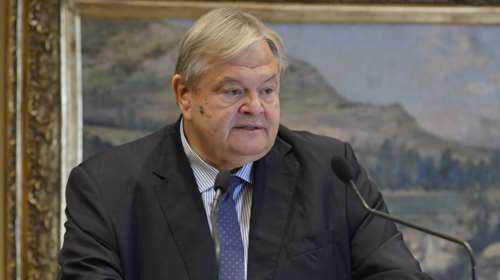 Πυρά κατά Βενιζέλου για την εκδήλωση &quot;Μένουμε Ευρώπη;&quot; και τις υποκλοπές - Ποιοι του επιτέθηκαν