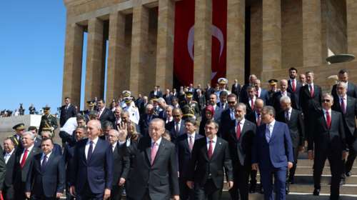 Παραλήρημα Ερντογάν: Νικήσαμε τον στρατό εισβολής των Ελλήνων που κατέστρεψαν και έκαψαν τη Σμύρνη [βίντεο]