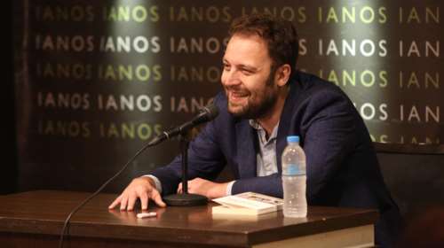 &quot;Θυμάμαι την 26χρονη που είχε συνηθίσει το ξύλο και δεν έκλαιγε πια&quot;: Ο Αύγουστος Κορτώ για την κακοποίηση γυναικών