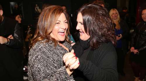 Θεές Σταυροπούλου-Βογιατζάκη: Αναβιώνουν την πιο epic σκηνή του &quot;Είσαι το ταίρι μου&quot;, 20 χρόνια μετά [βίντεο]