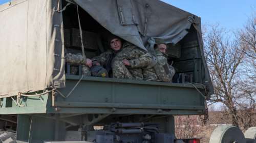 Ουκρανία: Ο Ζελένσκι καλεί τους πολίτες να καταταγούν στον στρατό- &quot;Πάρτε τα όπλα&quot;