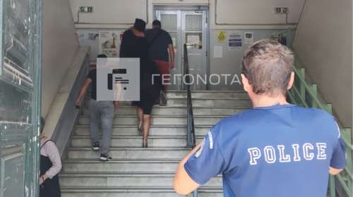 Σκιάθος- Παιδική πορνογραφία: Η 12χρονη κόρη μου δηλώνει ερωτευμένη, λέει η σύντροφος του υποπυραγού που τον κατήγγειλε