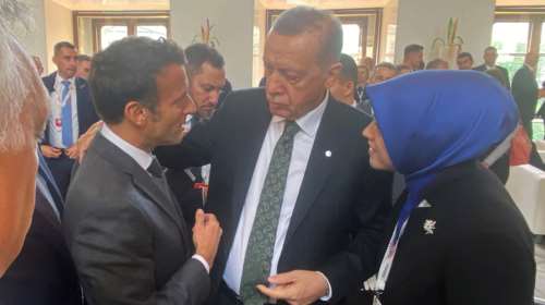 Ερντογάν για Μακρόν: Οι σύζυγοί μας συνεννοούνται καλά, εμείς όχι...