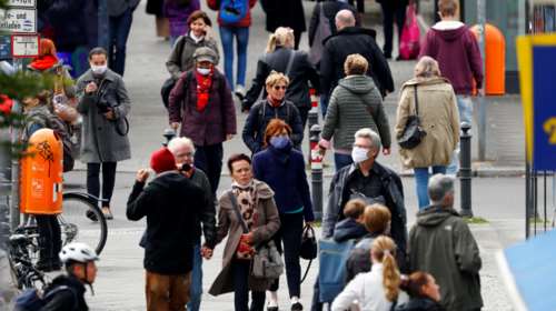 Πανδημία στην Ευρώπη: Σε ποιες χώρες χαλαρώνουν τα μέτρα, σε ποιες επιμένουν οι σκληροί δείκτες