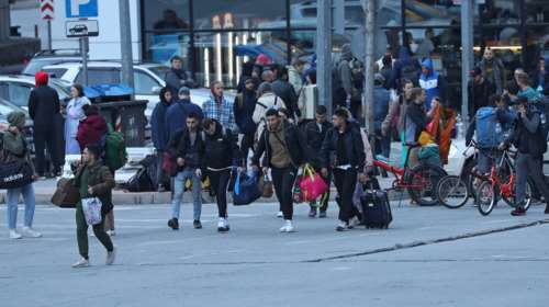 Πανωλεθρία Πούτιν μετά την επιστράτευση: Πάνω από 700.000 Ρώσοι εγκατέλειψαν τη χώρα μετά την προκήρυξή της