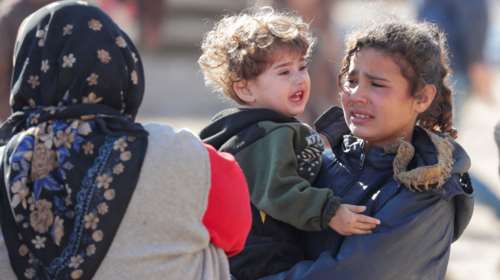 "Μπαμπά, θα πεθάνουμε;" - Σε σοκ παιδιά και γονείς που γλίτωσαν από τον σεισμό στη Τουρκία