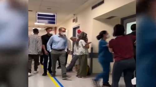 Κυριάκος Μητσοτάκης: Αιφνιδιαστική επίσκεψη στο Λαϊκό Νοσοκομείο [βίντεο]