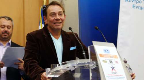 Ξεσπά ο Καρμοίρης μετά την απόλυση από την ΕΡΤ: Έχω παιδί ΑΜΕΑ, έχω βιώσει στο πετσί μου τον ρατσισμό - Δεν απολογούμαι