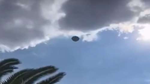 Χαλκιδική: Ανεμοστρόβιλος χτύπησε παραλία στη Χαλκιδική – Πανικός στους λουόμενους [βίντεο]