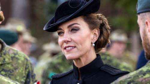 Μαργαριτάρια στο πένθος: Η Κέιτ Μίντλετον και η λεπτομέρεια στο ντύσιμό της που δεν κατανόησε κανείς