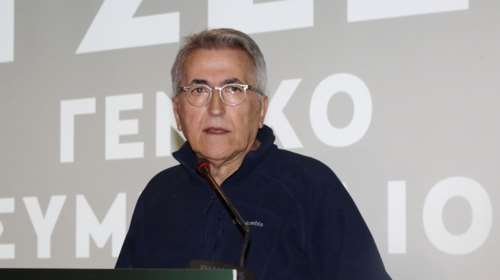 Παναγόπουλος: Η πρώτη αμήχανη αντίδραση στη Βουλή μετά το "πάγωμα" λογαριασμών του για υπεξαίρεση κονδυλίων