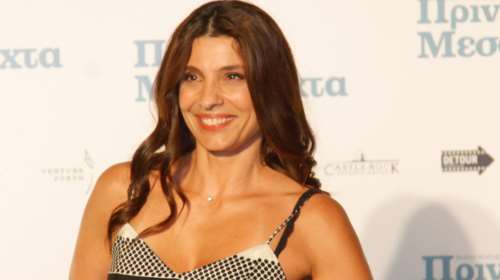 Πόπη Τσαπανίδου: Συγκινημένη, αποχαιρετά τον εγγονό της στο αεροδρόμιο [Εικόνα]