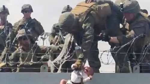 Αφγανιστάν: Τουλάχιστον επτά άνθρωποι ποδοπατήθηκαν μέχρι θανάτου, έξω από το αεροδρόμιο της Καμπούλ