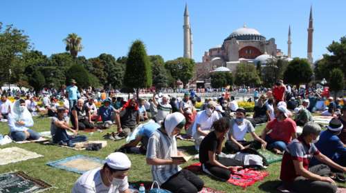 Le Figaro: Η κοσμική χώρα του Κεμάλ πέρασε - Ο Ερντογάν δεν σταματά να την αποδομεί