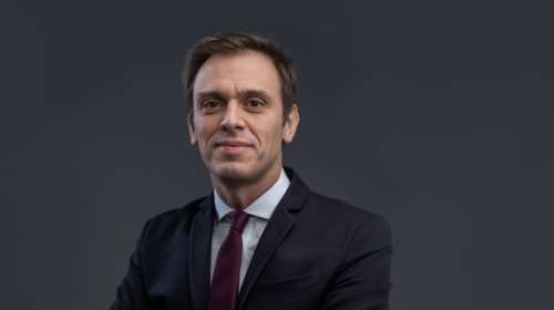 Ο Δημήτρης Μάντζος εγκαλεί τον Μητσοτάκη που δεν θέλει κυβερνητική συνεργασία…αλλά αυτός την κάνει με ελαφρά πηδηματάκια