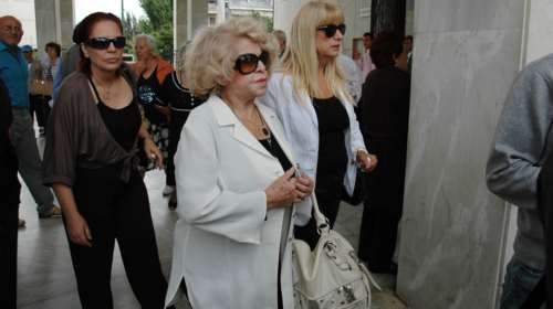 Καίτη Γκρέυ: &quot;Εμφύλιος πόλεμος&quot; στα εγγόνια για την περιουσία της - &quot;Ο ξάδερφός μου δεν τη φρόντιζε καθόλου&quot; [βίντεο]