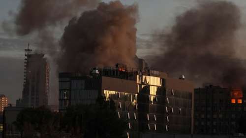 Ουκρανία: Νέο ρωσικό σφυροκόπημα στο Κίεβο με drone καμικάζι - Πολυκατοικίες στις φλόγες [εικόνες - βίντεο]