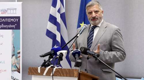 Πατούλης: &quot;Με τον ΣΥΡΙΖΑ, την Αυγή και τα στελέχη του θα τα πούμε στη Δικαιοσύνη&quot; - Το διδακτορικό και η λογοκλοπή